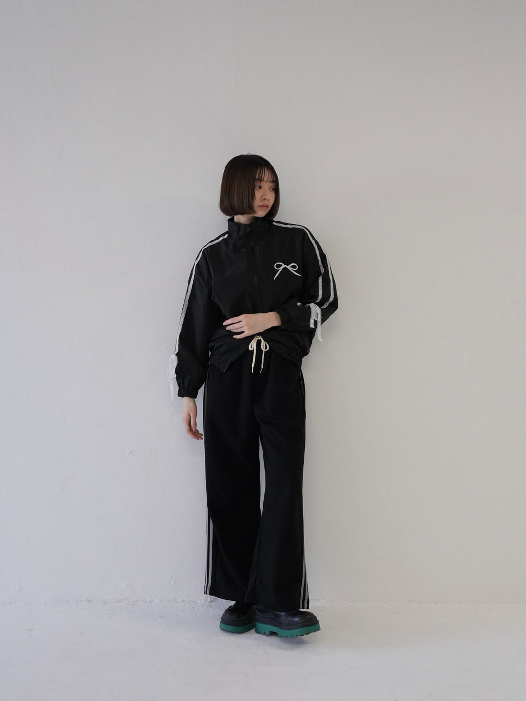 side lace line blouson
