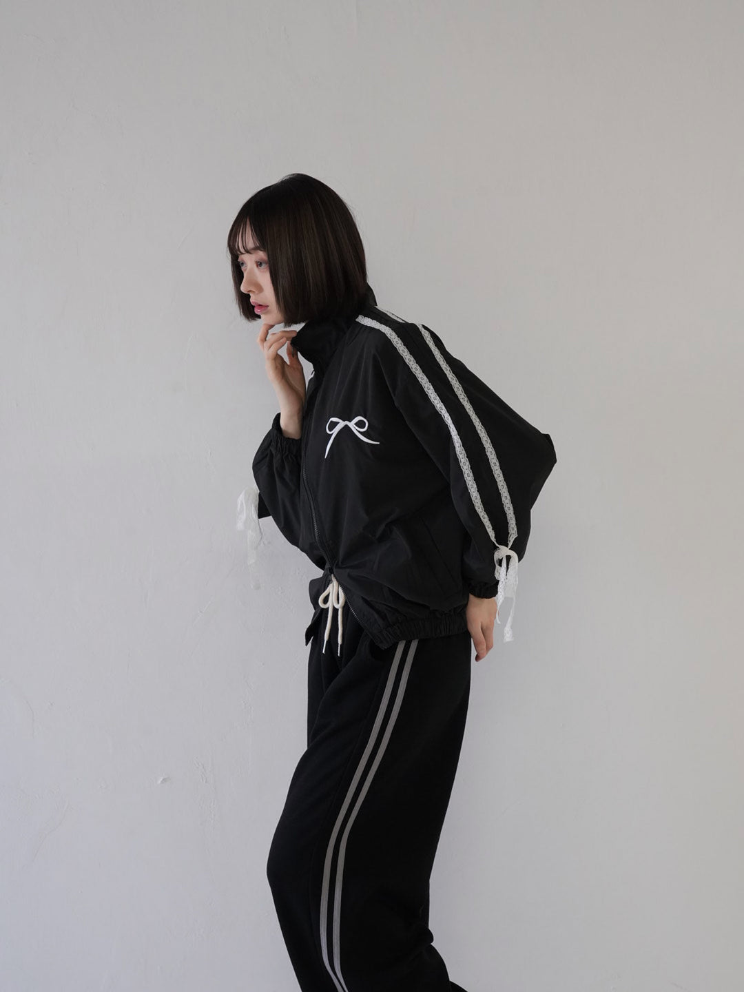 side lace line blouson
