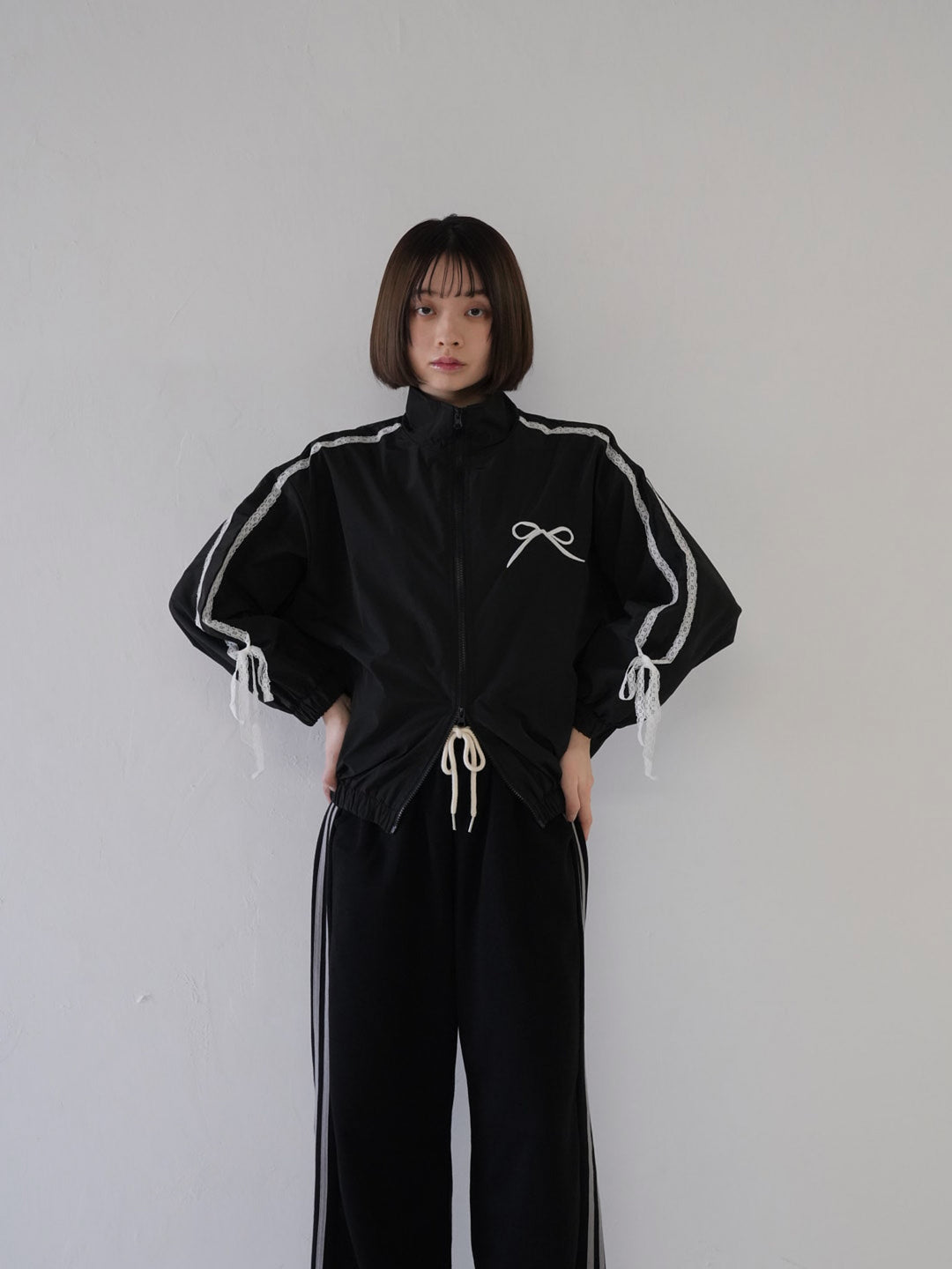 side lace line blouson