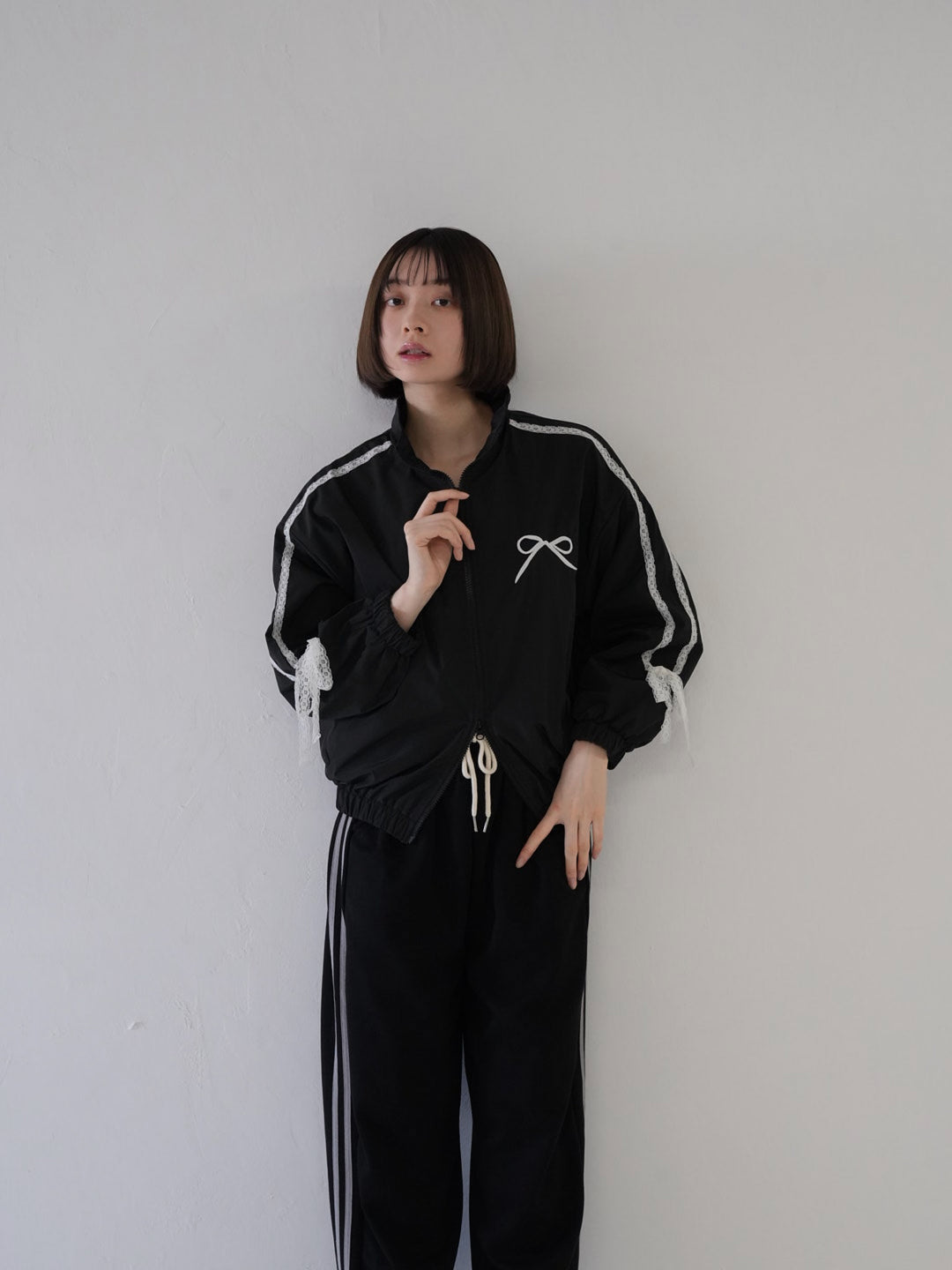 side lace line blouson