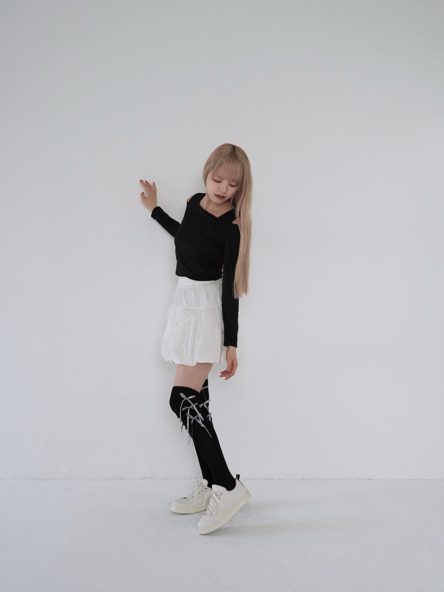 slouchy tie-up thigh socks