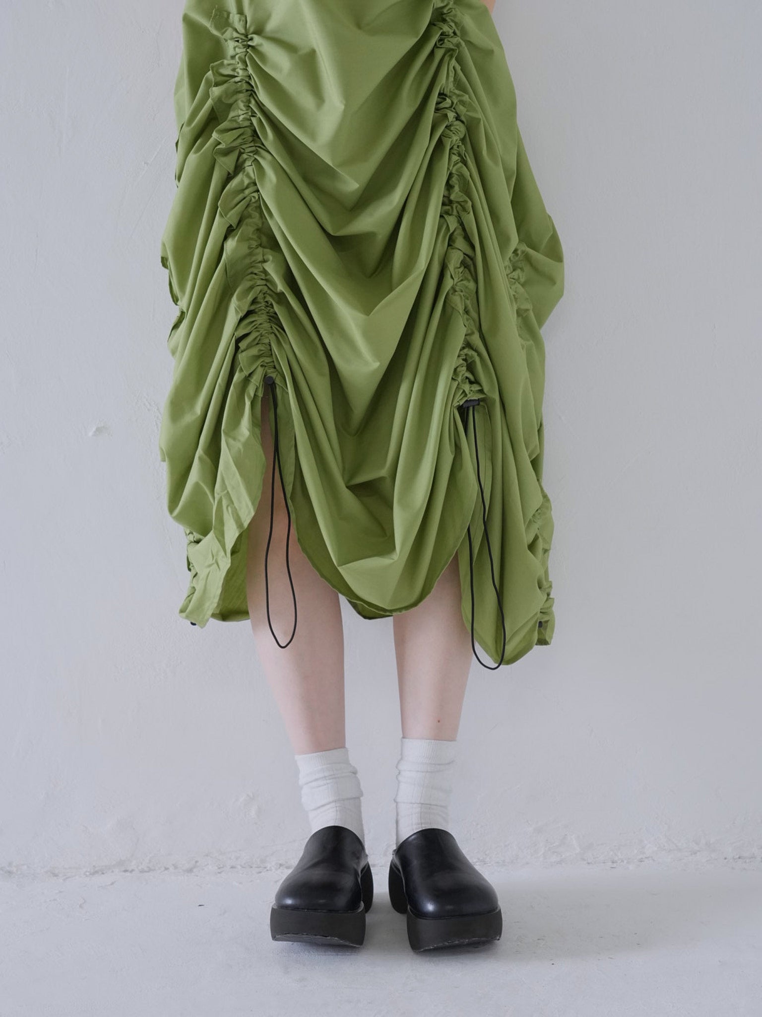 uenui DRAWSTRING BALLOON MAXI DRESS グリーン drawstring balloon maxi dress – Uenui