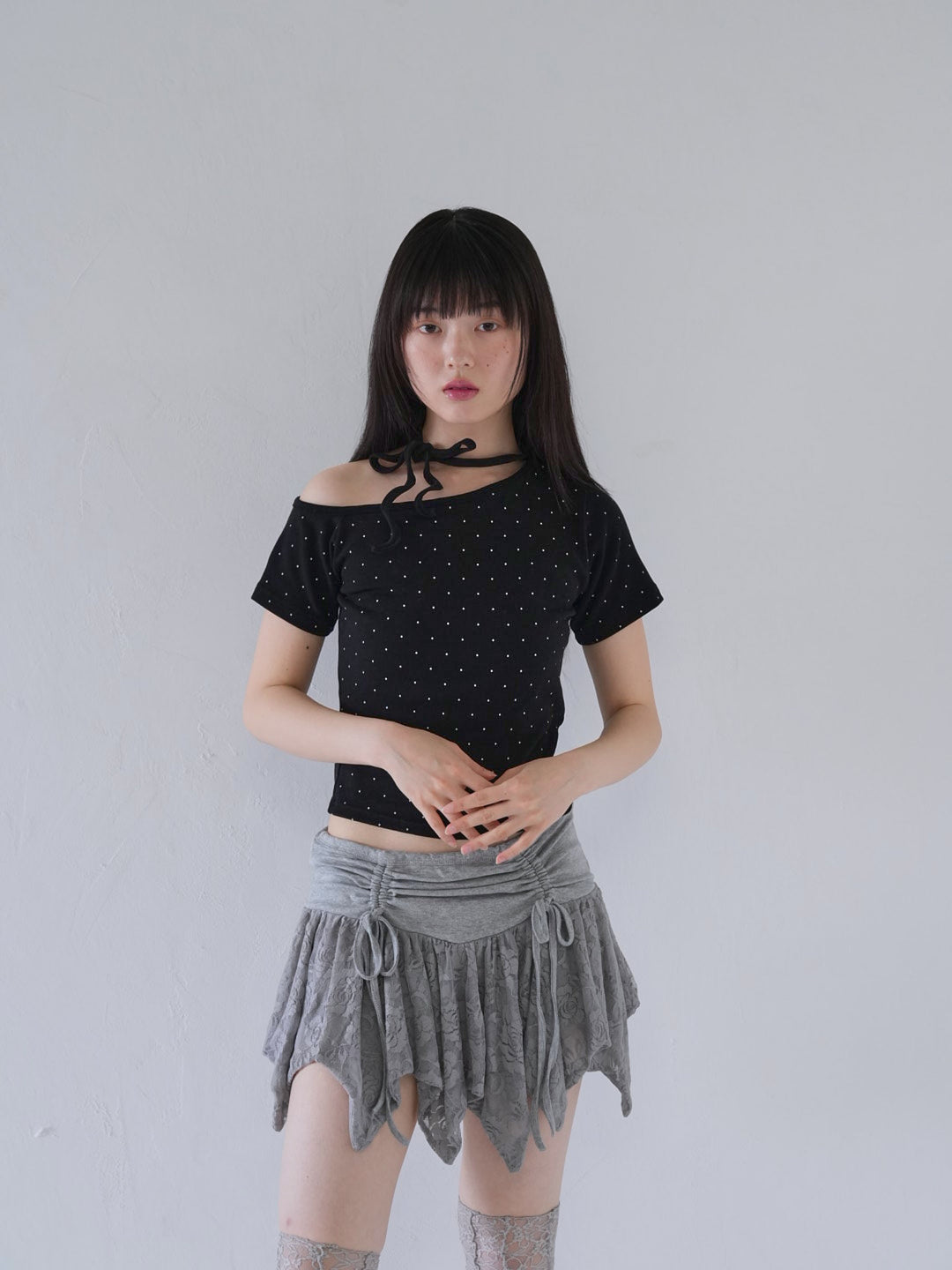 dot ribbon neck tee