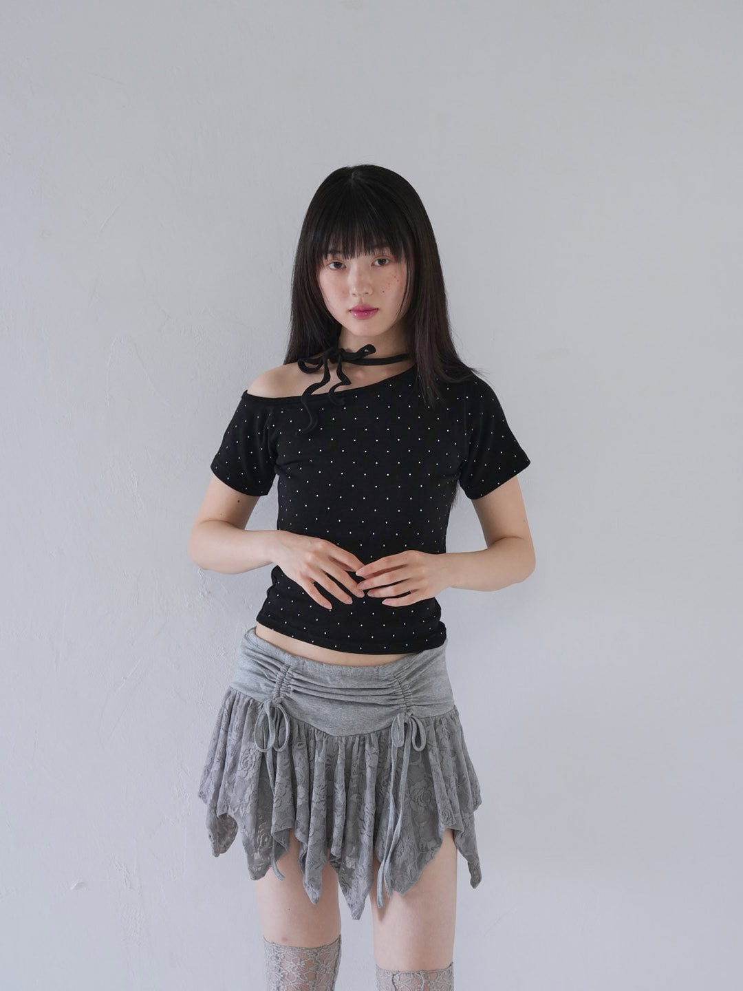 dot ribbon neck tee