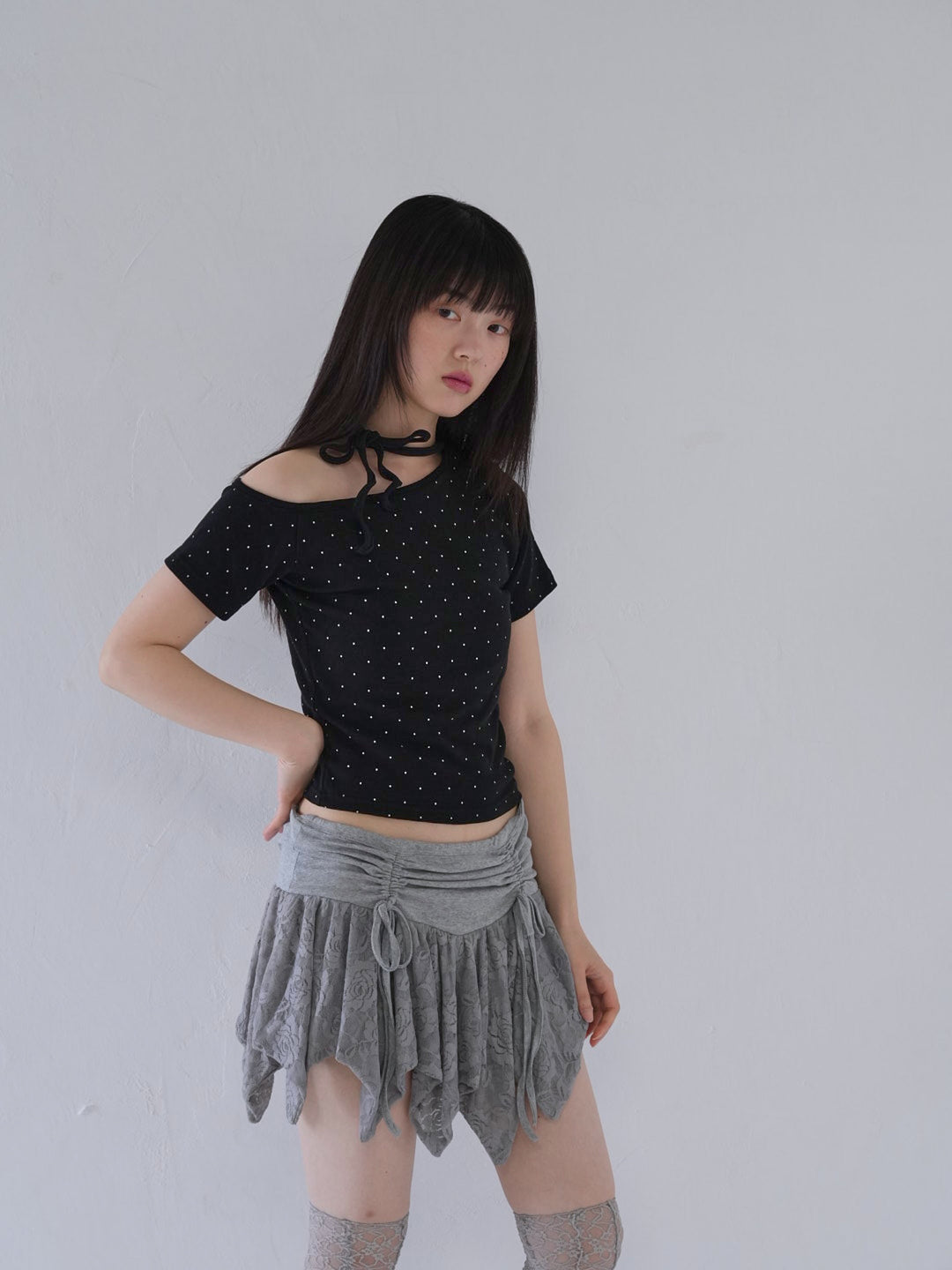 dot ribbon neck tee