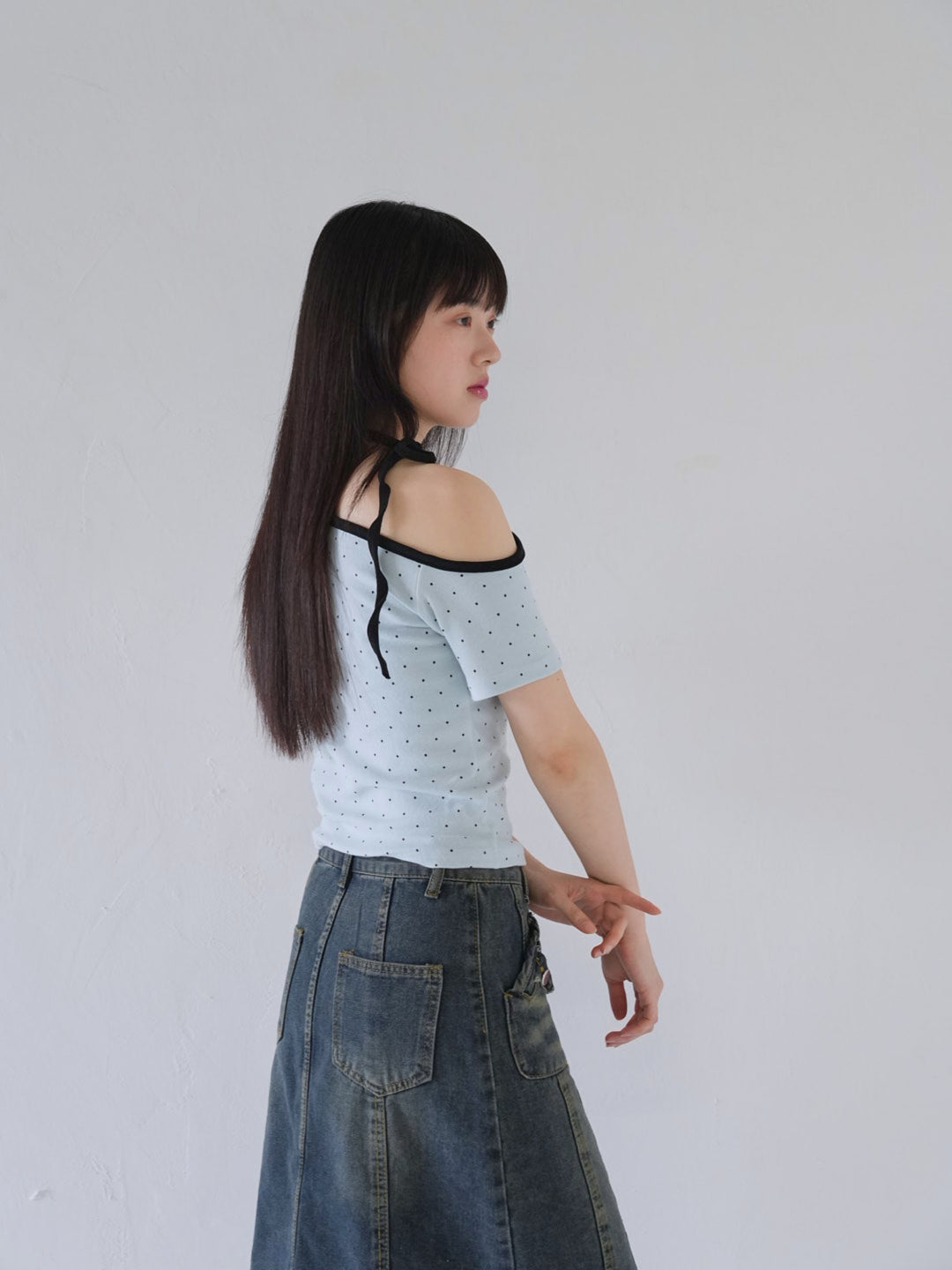 dot ribbon neck tee