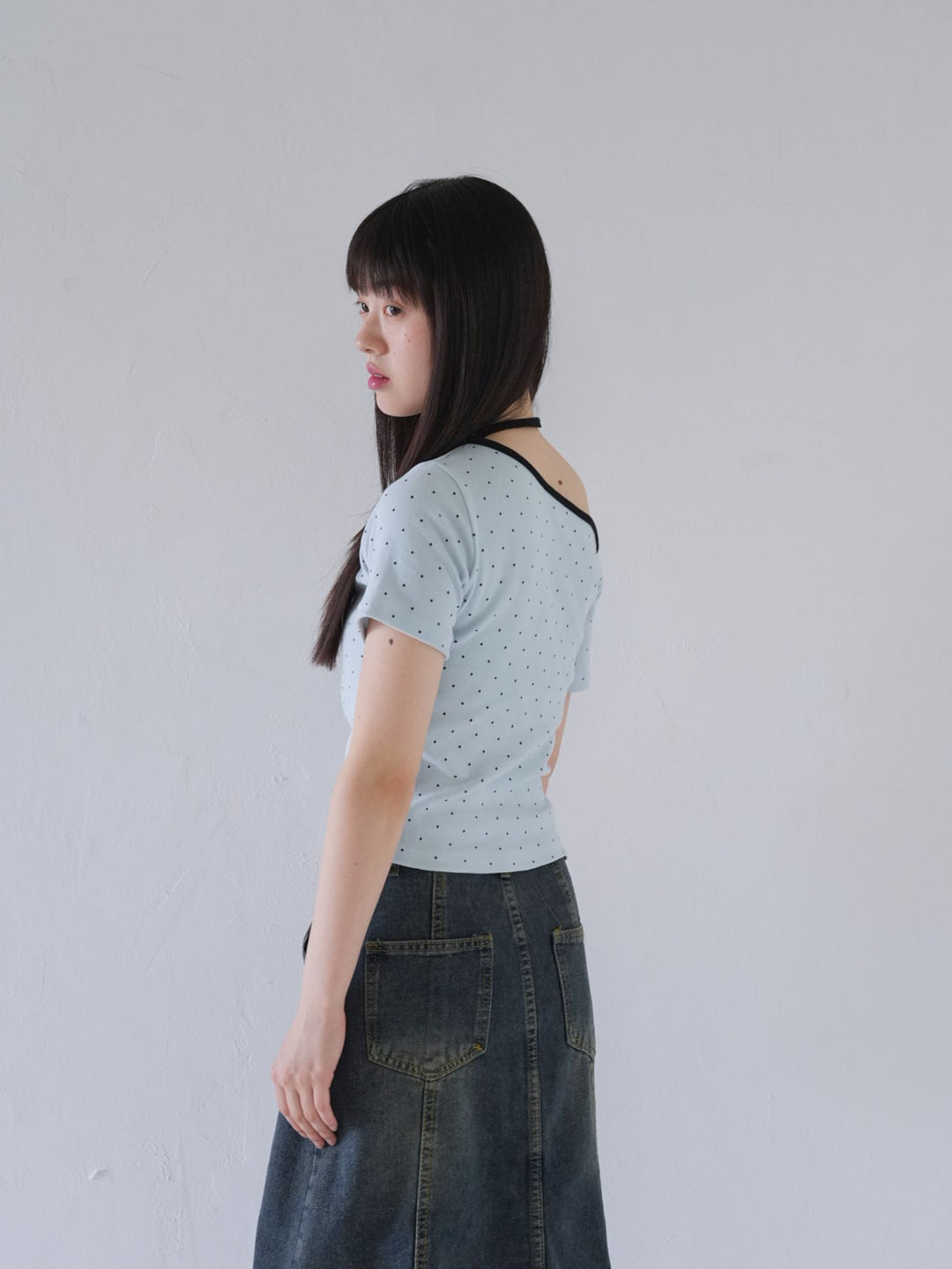 dot ribbon neck tee