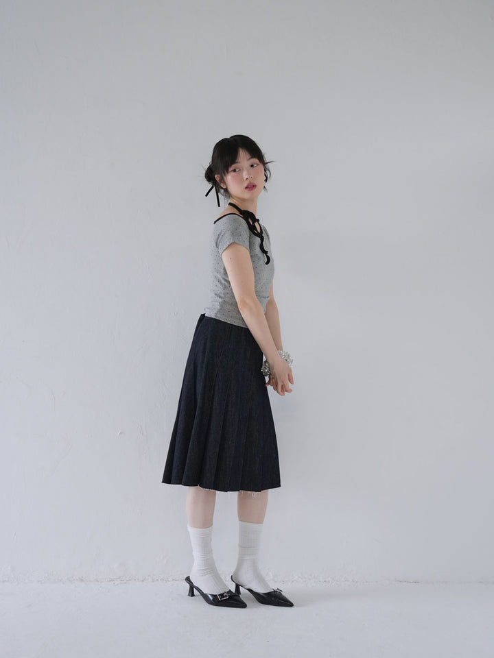 dot ribbon neck tee