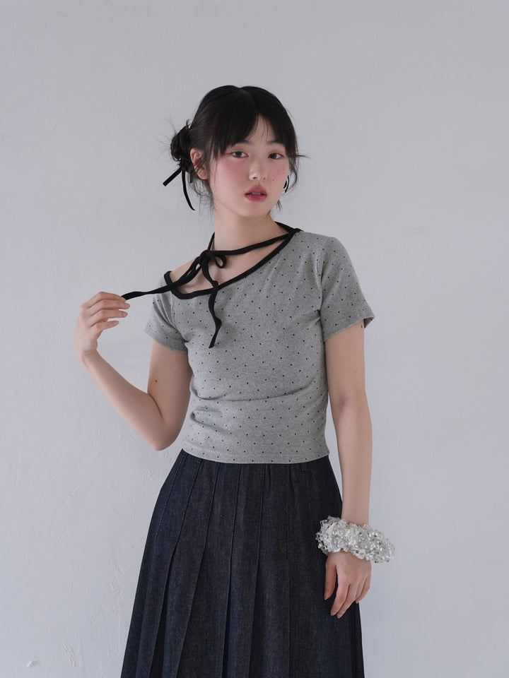 dot ribbon neck tee