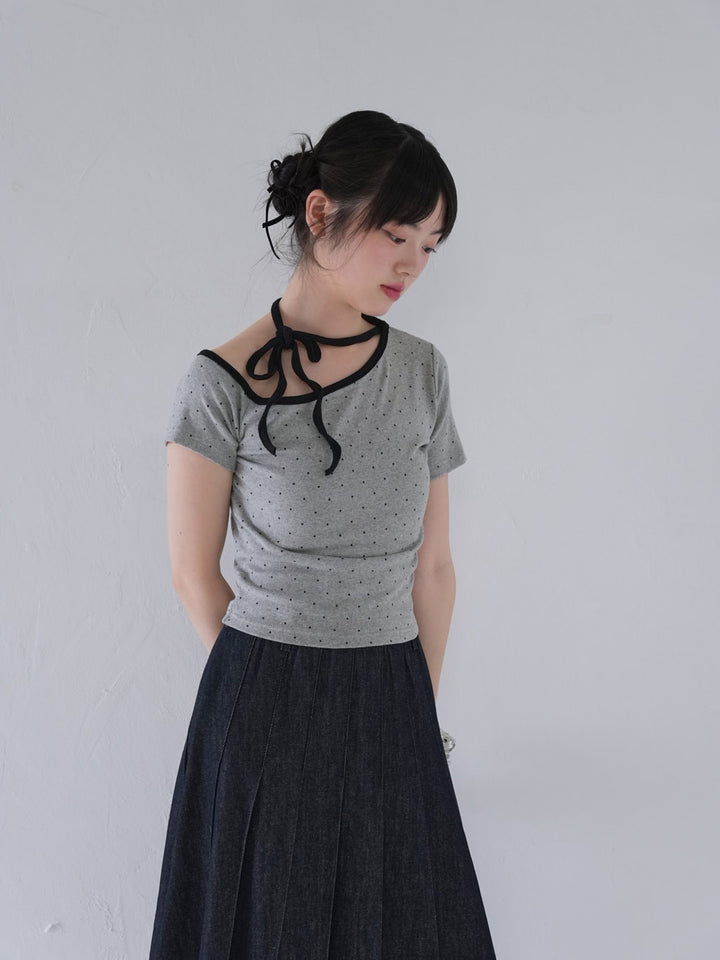 dot ribbon neck tee