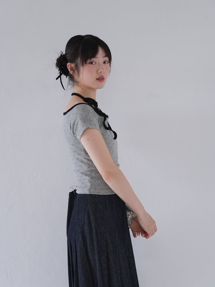 dot ribbon neck tee