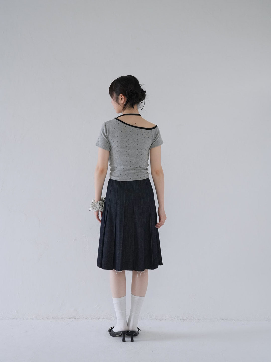 dot ribbon neck tee