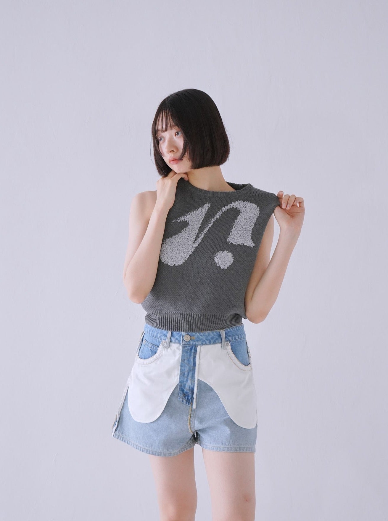 embroidery logo knit vest