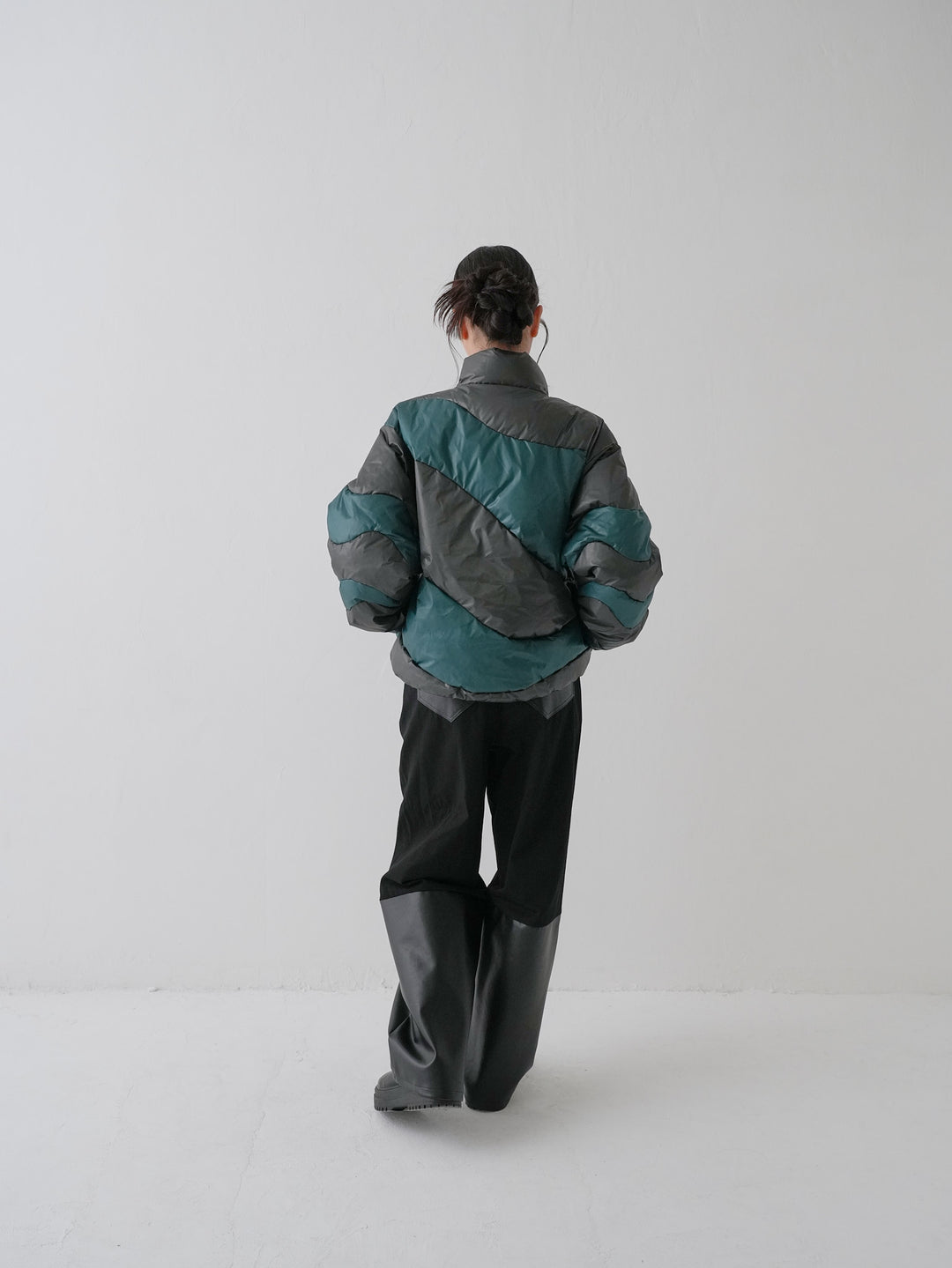 【9月19日発売予定】wave bicolor down jacket