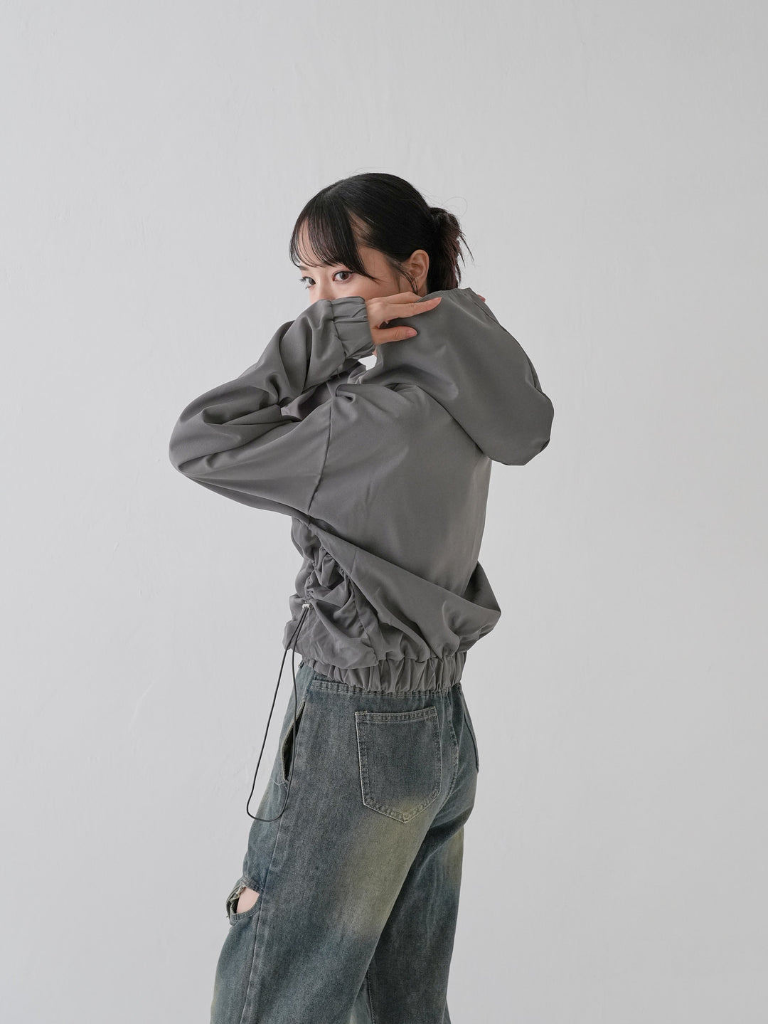 【9月10日発送予定】drawstring gather hoodie