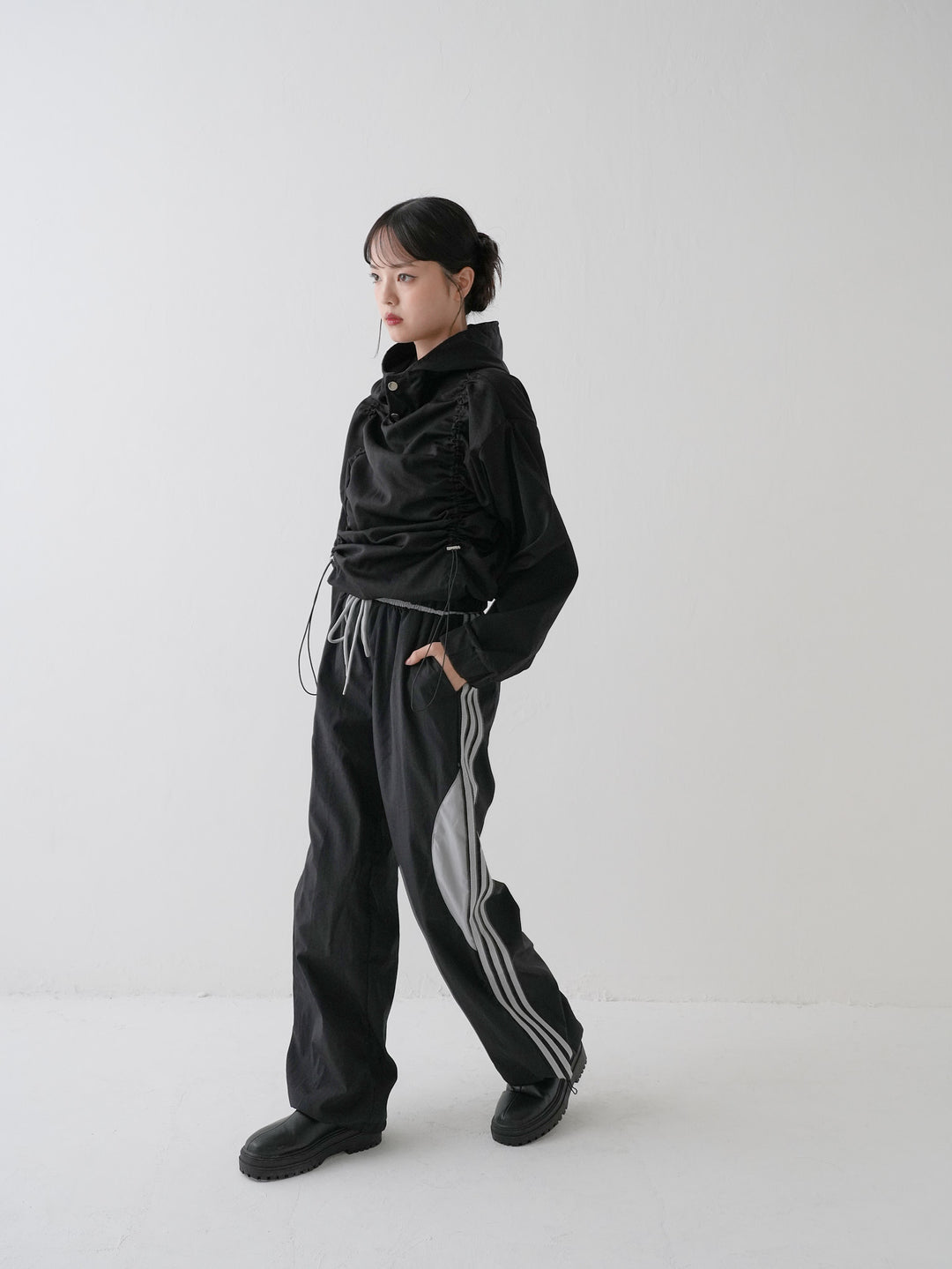 【9月10日発送予定】drawstring gather hoodie