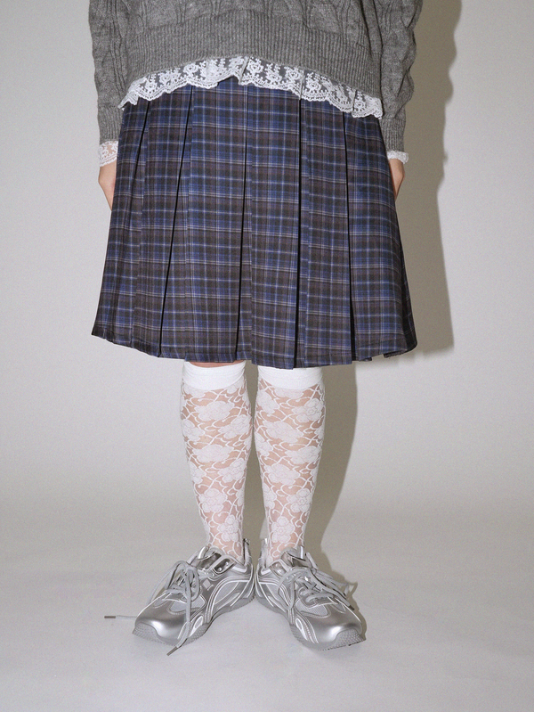 metal sneaker